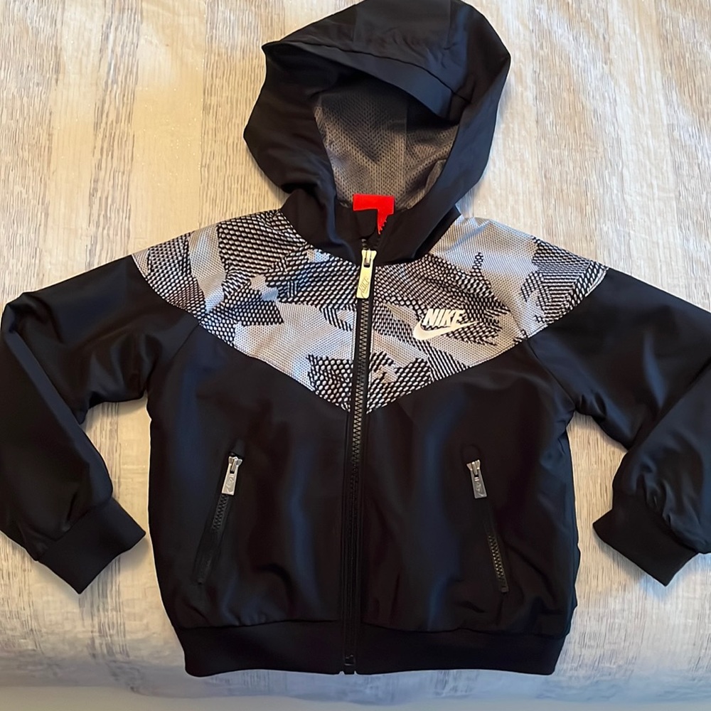 Boys Nike windbreaker